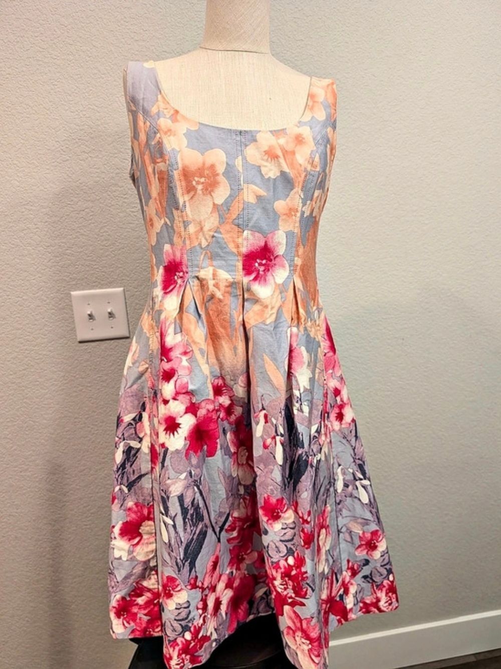 Nine West Floral Mini Dress in Blue & Pink Size 4 w/ Pockets